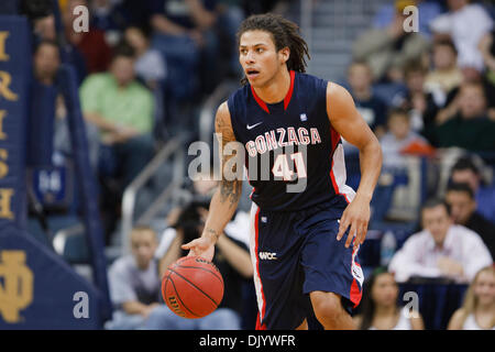 Dic. 11, 2010 - South Bend, Indiana, Stati Uniti d'America - Gonzaga avanti Steven Gray (#41) durante il NCAA pallacanestro tra Gonzaga e Notre Dame. Il Notre Dame Fighting Irish sconfitto il Gonzaga Bulldogs 83-79 in gioco a Purcell padiglione presso il centro di Joyce in South Bend, Indiana. (Credito Immagine: © Giovanni Mersits/Southcreek globale/ZUMAPRESS.com) Foto Stock