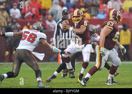 Il 12 Dic. 2010 - Landover, Maryland, Stati Uniti d'America - FedEx NFL del campo di azione di gioco, punteggio finale; Buccaneers 17 Redskins 16 (Credito Immagine: © Roland Pintilie/Southcreek globale/ZUMAPRESS.com) Foto Stock