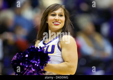 Dic. 14, 2010 - Baton Rouge, Louisiana, Stati Uniti d'America - 14 dicembre 2010: Texas Southern presso la LSU; la LSU Tiger ragazze intrattenere la folla durante il gioco; LSU ha vinto il gioco 77-47, Baton Rouge, Louisiana (credito Immagine: © Giovanni Korduner/Southcreek globale/ZUMAPRESS.com) Foto Stock