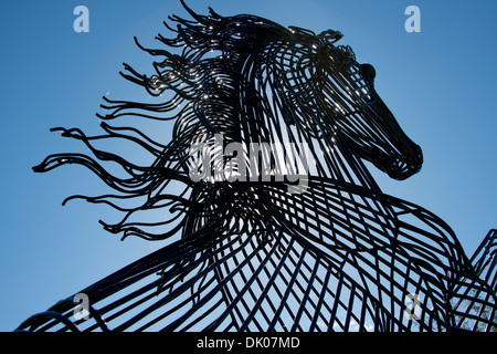 Arizona, Tuscon, Tubac. Cavallo di metallo scultura. Foto Stock