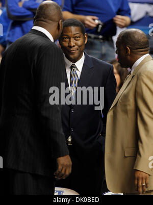 Dic. 28, 2010 - Lexington, Kentucky, Stati Uniti d'America - Coppin stato Direttore atletico Derrick Ramsey, come Kentucky sconfitto Coppin membro 91-61 su Martedì 28 Dicembre 2010 in Lexington, KY. Foto di Mark Cornelison | Personale. (Credito Immagine: © Lexington Herald-Leader/ZUMAPRESS.com) Foto Stock