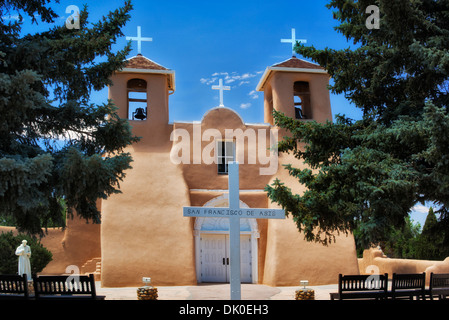 San Francisco de Asis chiesa cattolica. Taos New Mexico Foto Stock