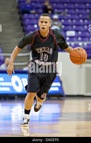 Dic. 30, 2010 - Fort Worth, Texas, USA - Texas Southern Lady Tigers Guard Sierra Highgate #10 in azione contro la TCU cornuto rane. TCU sconfigge il Texas Southern 76-55 a Amon G. Carter Stadium. (Credito Immagine: © Andrew Dieb/Southcreek globale/ZUMAPRESS.com) Foto Stock