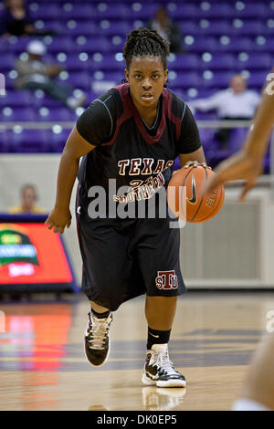 Dic. 30, 2010 - Fort Worth, Texas, USA - Texas Southern Lady Tigers Guard Nicole Walton #23 in azione contro la TCU cornuto rane. TCU sconfigge il Texas Southern 76-55 a Amon G. Carter Stadium. (Credito Immagine: © Andrew Dieb/Southcreek globale/ZUMAPRESS.com) Foto Stock