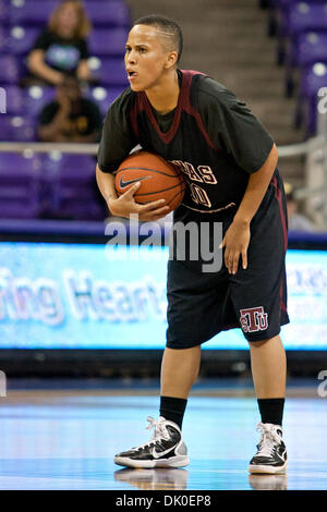 Dic. 30, 2010 - Fort Worth, Texas, USA - Texas Southern Lady Tigers Guard Sierra Highgate #10 in azione contro la TCU cornuto rane. TCU sconfigge il Texas Southern 76-55 a Amon G. Carter Stadium. (Credito Immagine: © Andrew Dieb/Southcreek globale/ZUMAPRESS.com) Foto Stock