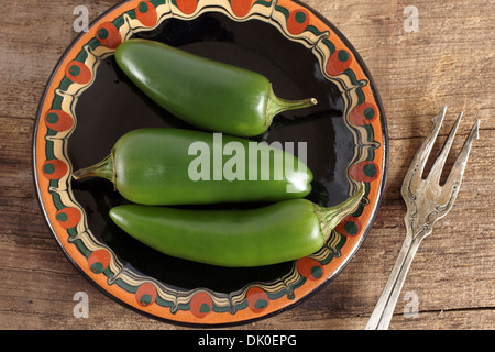 Jalapeno peperoncini verdi ingredienti popolari in Messico e dell'America latina Foto Stock