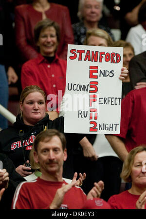 Dic. 30, 2010 - Stanford, in California, Stati Uniti - Stanford ventola contiene un segno di ESPN2. Stanford conduce Connecticut 34-30 a halftime in acero Pavilion. (Credito Immagine: © Kelly L Cox/Southcreek globale/ZUMAPRESS.com) Foto Stock