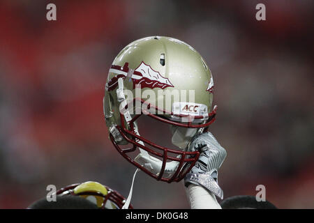 Dic. 31, 2010 - Atlanta, Georgia, Stati Uniti d'America - 31 DIC 2010: Una Florida State casco è tenuto prima di iniziare la Chick fil una ciotola contro il South Carolina Gamecocks. (Credito Immagine: © Jeremy Brevard Southcreek/Global/ZUMAPRESS.com) Foto Stock