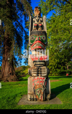 Maori carving, Government Gardens, Rotorua, Isola del nord, Nuova Zelanda Foto Stock