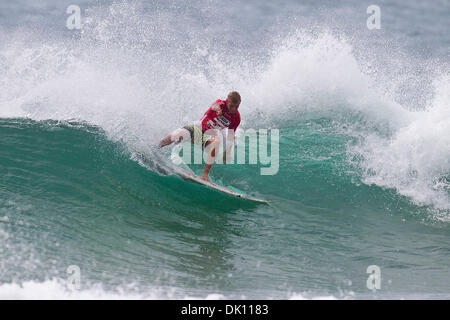 Jan 12, 2011 - Sydney, Australia - secondo seme DALE PUNTI METALLICI (St Frances, Sud Africa) avanzato nei quarti di finale dell'ASP Billabong Junior World Championships a Sydney Nord della spiaggia di Narrabeen in Australia (credito Immagine: © Kirstin Scholtz/ASP-Coperto Immagini/ZUMAPRESS.com) Foto Stock