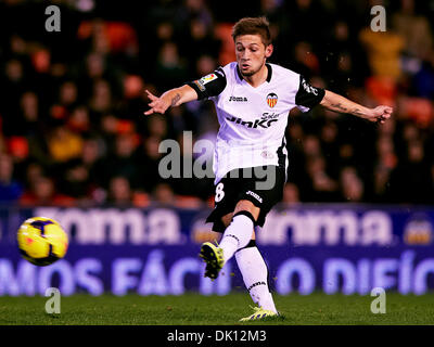 Valencia, Spagna. 01 Dic, 2013. Centrocampista Fede Cartabia di Valencia CF colpisce durante la Liga gioco tra Valencia CF e Osasuna a Mestalla stadio, Spagna Credito: Azione Sport Plus/Alamy Live News Foto Stock