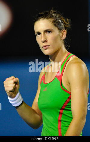 Gen 19, 2011 - Melbourne, Victoria, Australia - Andrea Petkovic (GER) reagisce durante il suo secondo round match contro Anne KEOTHAVONG (GBR) il giorno tre dell'Australian Open 2011 a Melbourne Park, Australia. (Credito Immagine: © Sydney bassa/Southcreek globale/ZUMAPRESS.com) Foto Stock