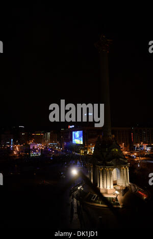 Kiev, Ucraina. Il 1 dicembre 2013. Piazza Indipendenza a Kiev in Ucraina. Grandi manifestazioni ha scosso la capitale ucraina di Kiev, con decine di migliaia di persone che prendono per le strade della città il 1 dicembre per protestare contro il presidente Viktor Yanukovych ha deciso di sospendere un patto commerciale con l'Unione europea (UE). (Xinhua/Jia Yuchen/Alamy Live News) Foto Stock