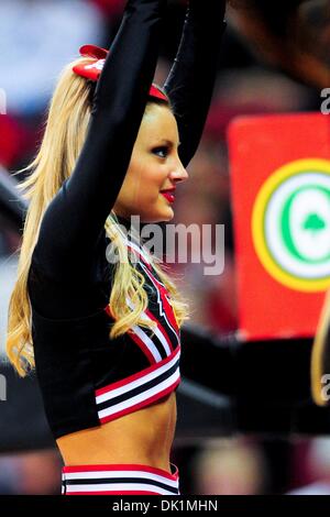 Gen 26, 2011 - Louisville, Kentucky, Stati Uniti d'America - Louisville Cardinali cheerleader. Louisville Cardinali sconfitto West Virginia alpinisti 55-54 al KFC Yum Center di Louisville, Kentucky. (Credito Immagine: © Scott Davis/Southcreek globale/ZUMAPRESS.com) Foto Stock