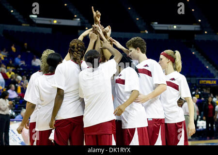 Gen 27, 2011 - Baton Rouge, Louisiana, Stati Uniti - 27 gennaio 2011- Arkansas presso la LSU; Arkansas giocatori huddle prima che il gioco; il Razorbacks ha vinto il gioco53-45 (credito Immagine: © Giovanni Korduner/Southcreek globale/ZUMAPRESS.com) Foto Stock