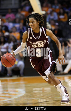 Gen 27, 2011 - Knoxville, Tennessee, Stati Uniti - Mississippi State guard Diamber Johnson (3) porta la palla fino corte. Tennessee ha sconfitto la Mississippi State 81-55 a Thompson Boling arena di Knoxville, TN (credito Immagine: © Mitch Jones/Southcreek globale/ZUMAPRESS.com) Foto Stock