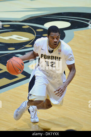 Gen 29, 2011 - West Lafayette, Indiana, Stati Uniti d'America - Purdue così G Kelsey Barlow (12) del gioco tra il Minnesota e Purdue In Mackey Arena in West Lafayette. Purdue ha vinto il gioco 73-61. (Credito Immagine: © Sandra Duchi/Southcreek globale/ZUMAPRESS.com) Foto Stock