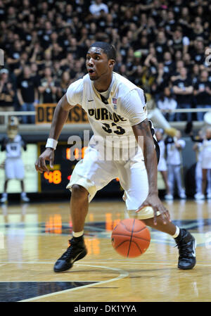 Gen 29, 2011 - West Lafayette, Indiana, Stati Uniti d'America - Purdue Sr G JE'Twaun Moore (33) del gioco tra il Minnesota e Purdue In Mackey Arena in West Lafayette. Purdue ha vinto il gioco 73-61. (Credito Immagine: © Sandra Duchi/Southcreek globale/ZUMAPRESS.com) Foto Stock