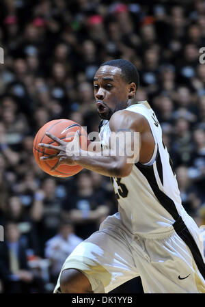 Gen 29, 2011 - West Lafayette, Indiana, Stati Uniti d'America - della Purdue Jr G Lewis Jackson (23) del gioco tra il Minnesota e Purdue In Mackey Arena in West Lafayette. Purdue ha vinto il gioco 73-61. (Credito Immagine: © Sandra Duchi/Southcreek globale/ZUMAPRESS.com) Foto Stock