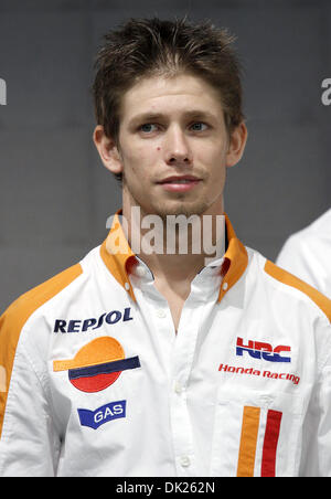 Febbraio 4, 2011 - Yokohama, Giappone - corridore professionista CASEY STONER partecipa a una conferenza stampa presso la Honda presso la sede centrale a Tokyo, Giappone. Honda Motor Co., Ltd. annuncia la società del primo piano per sport a motore in 2011. (Credito Immagine: © Shugo Takemi Jana/press/ZUMAPRESS.com) Foto Stock