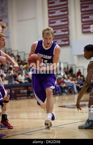 Febbraio 12, 2011 - Los Angeles, California, Stati Uniti - 12 February, 2011: Luca Sikma (43) di Portland aziona verso il basso le lane. Portland sconfitto Loyola Marymount 71-48. (Credito Immagine: © Josh Cappella/Southcreek globale/ZUMAPRESS.com) Foto Stock