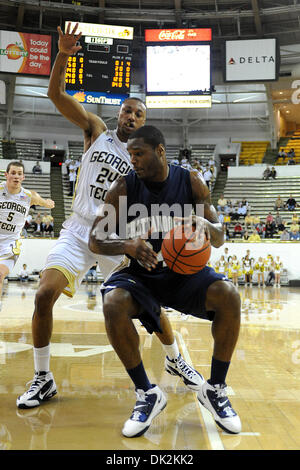 Febbraio 16, 2011 - Atlanta, Georgia, Stati Uniti d'America - Chattanooga avanti DeAntre Jefferson (34) in una partita contro Georgia Tech presso Alexander Memorial Coliseum in Atlanta in Georgia. Georgia Tech vince 62 - 53 (Credito Immagine: © Marty Bingham Southcreek/Global/ZUMAPRESS.com) Foto Stock