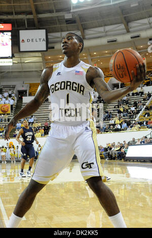 Febbraio 16, 2011 - Atlanta, Georgia, Stati Uniti d'America - Georgia Tech guard Iman Shumpert (1) in una partita contro Chattanooga presso Alexander Memorial Coliseum in Atlanta in Georgia. Georgia Tech vince 62 - 53 (Credito Immagine: © Marty Bingham Southcreek/Global/ZUMAPRESS.com) Foto Stock