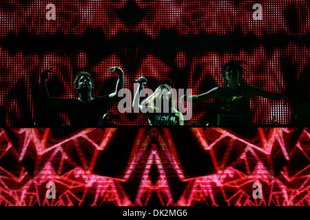 Krewella performing live at Ultra Music Festival in Europa Foto Stock