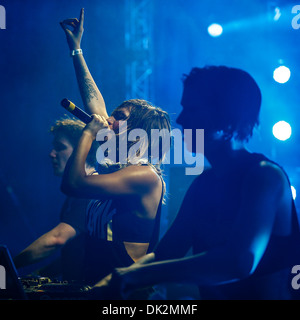 Krewella performing live at Ultra Music Festival in Europa Foto Stock