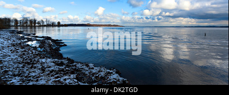 Il lago in inverno, Chiemsee, Chiemgau,Alta Baviera Germania Europa Foto Stock