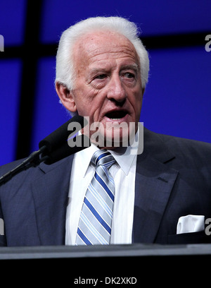 Bob Uecker Milwaukee Brewers Play-By-Play Voice Bob Uecker introdotto nella radiodiffusione NAB Hall of Fame al NAB di Las Vegas Hilton Foto Stock
