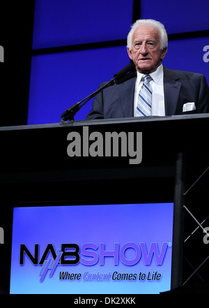 Bob Uecker Milwaukee Brewers Play-By-Play Voice Bob Uecker introdotto nella radiodiffusione NAB Hall of Fame al NAB di Las Vegas Hilton Foto Stock