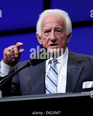 Bob Uecker Milwaukee Brewers Play-By-Play Voice Bob Uecker introdotto nella radiodiffusione NAB Hall of Fame al NAB di Las Vegas Hilton Foto Stock