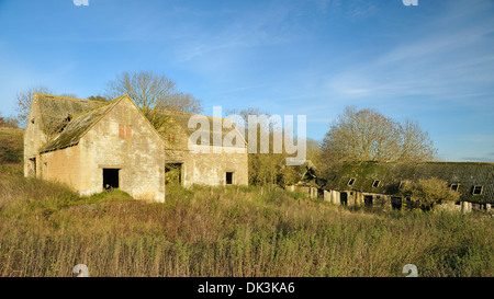 Abbandonato Cotswold edifici di fattoria in pietra Wontley Farm Foto Stock