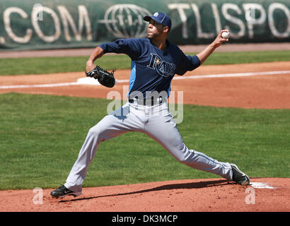 Mar 7, 2011 - Bradenton, FL, Stati Uniti d'America - JAMES BORCHUCK | Orari.OT 334960 BORC raggi (03/07/11) (Bradenton, FL) David Price offre in primo luogo durante la primavera raggi formazione gioco contro i pirati in campo McKechnie lunedì 7 marzo 2011. [JAMES BORCHUCK, volte] (credito Immagine: © San Pietroburgo volte/ZUMAPRESS.com) Foto Stock