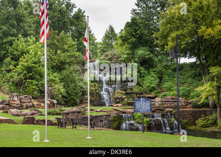 Acqua fredda scende, il più grande uomo di pietra naturale cascata, a Tuscumbia grande molla Tuscumbia, Alabama Foto Stock