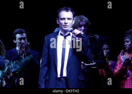 Matthew Warchus Broadway apertura notturna di 'Ghost Musical' al teatro Lunt-Fontanne - Curtain Call New York City USA - 23.04.12 Foto Stock