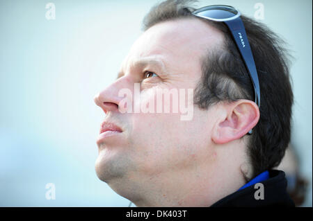 Marzo 14, 2011 - Sebring, Florida, Stati Uniti - Driver di Oreca Olivier Panis, della Francia, guarda su durante il test per la 12 Ore di Sebring. (Credit: © Rainier Ehrhardt/ZUMAPRESS.com) Foto Stock