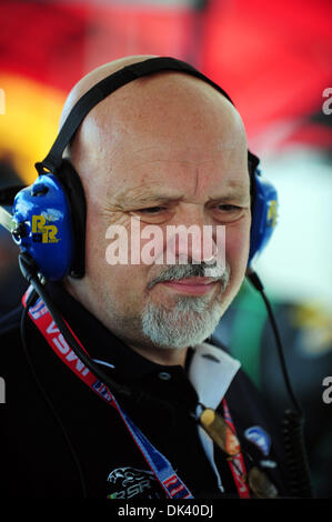 Mar 15, 2011 - Sebring, Florida, Stati Uniti - Jaguar Racing co-proprietario Paul Gentilozzi appare durante il test per la 12 Ore di Sebring. (Credito Immagine: © Rainier Ehrhardt/ZUMAPRESS.com) Foto Stock