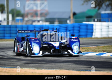 Mar 16, 2011 - Sebring, Florida, Stati Uniti - Il pilota Peugeot Alexander Wurz dell Austria, unità 908 durante il test per la 12 Ore di Sebring. (Credito Immagine: © Rainier Ehrhardt/ZUMApress.com) Foto Stock