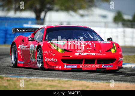 Mar 16, 2011 - Sebring, Florida, Stati Uniti - #59 Luxury Racing Ferrari F458 Italia durante il test per la 12 Ore di Sebring (credito Immagine: © Rainier Ehrhardt/ZUMApress.com) Foto Stock