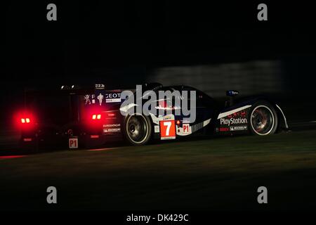 Mar 18, 2011 - Sebring, Florida, Stati Uniti - Il pilota Peugeot Alexander Wurz, dell'Austria, durante la notte la pratica per la 12 Ore di Sebring. (Credito Immagine: © Rainier Ehrhardt/ZUMA Press/Rainier Ehrhardt) Foto Stock