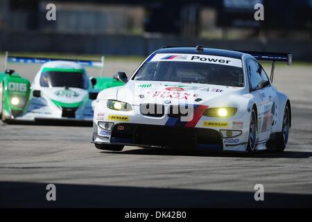 Mar 18, 2011 - Sebring, Florida, Stati Uniti - Driver BMW Andy Priaulx, di Inghilterra durante la pratica per la 12 Ore di Sebring. (Credito Immagine: © Rainier Ehrhardt/ZUMA Press/Rainier Ehrhardt) Foto Stock