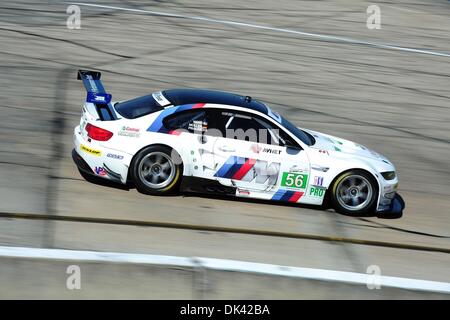 Mar 18, 2011 - Sebring, Florida, Stati Uniti - Driver BMW Andy Priaulx, di Inghilterra durante la pratica per la 12 Ore di Sebring. (Credito Immagine: © Rainier Ehrhardt/ZUMA Press/Rainier Ehrhardt) Foto Stock