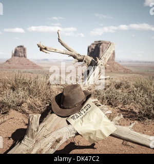 Marrone cappello nella parte anteriore della Monument Valley, Stati Uniti d'America Foto Stock