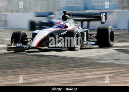 27 mar 2011 - San Pietroburgo, Florida, Stati Uniti - Firestone Indy Lights diver (16) del team Jensen durante la Honda Grand Prix di San Pietroburgo. (Credito Immagine: © Luca Johnson/Southcreek globale/ZUMApress.com) Foto Stock