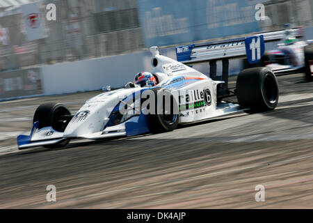 27 mar 2011 - San Pietroburgo, Florida, Stati Uniti - Firestone Indy Lights diver (11) dal Team SSM durante la Honda Grand Prix di San Pietroburgo. (Credito Immagine: © Luca Johnson/Southcreek globale/ZUMApress.com) Foto Stock