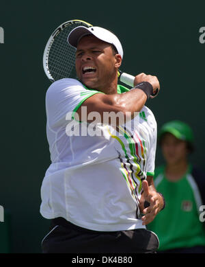 Mar 29, 2011 - International Tennis - 2011 ATP World Tour - Masters 1000 - Sony Ericsson Open - Mer 29 Mar 2011 - Crandon Park Tennis Center - Key Biscayne - Miami - Florida - USA.Al 2011 Sony Ericsson Open di Miami, Jo-Wilfred Tsonga (FRA) è stato sconvolto Alexander Dolgopolov (UKR) 76, 46, 57..Â© Andrea, Patrono/Bigshots Fotografia (immagine di credito: © Andrew patrono/ZUMAPRESS.com) Foto Stock