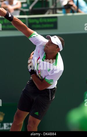 Mar 29, 2011 - International Tennis - 2011 ATP World Tour - Masters 1000 - Sony Ericsson Open - Mer 29 Mar 2011 - Crandon Park Tennis Center - Key Biscayne - Miami - Florida - USA.Al 2011 Sony Ericsson Open di Miami, Jo-Wilfred Tsonga (FRA) è stato sconvolto Alexander Dolgopolov (UKR) 76, 46, 57..Â© Andrea, Patrono/Bigshots Fotografia (immagine di credito: © Andrew patrono/ZUMAPRESS.com) Foto Stock