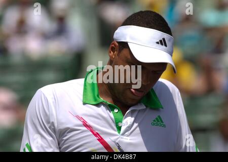 Mar 29, 2011 - International Tennis - 2011 ATP World Tour - Masters 1000 - Sony Ericsson Open - Mer 29 Mar 2011 - Crandon Park Tennis Center - Key Biscayne - Miami - Florida - USA.Al 2011 Sony Ericsson Open di Miami, Jo-Wilfred Tsonga (FRA) è stato sconvolto Alexander Dolgopolov (UKR) 76, 46, 57..Â© Andrea, Patrono/Bigshots Fotografia (immagine di credito: © Andrew patrono/ZUMAPRESS.com) Foto Stock